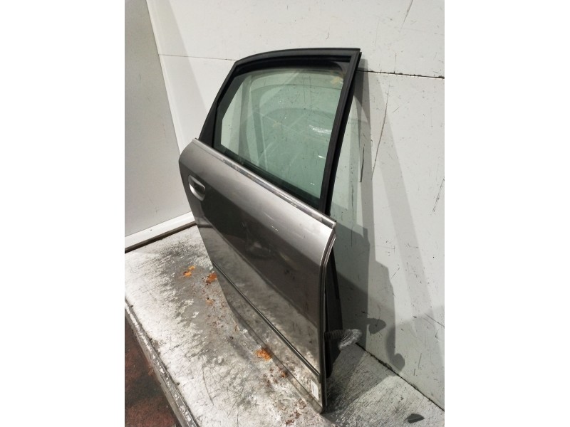 Recambio de puerta trasera derecha para audi a4 berlina (8e) 1.9 tdi referencia OEM IAM  5P 