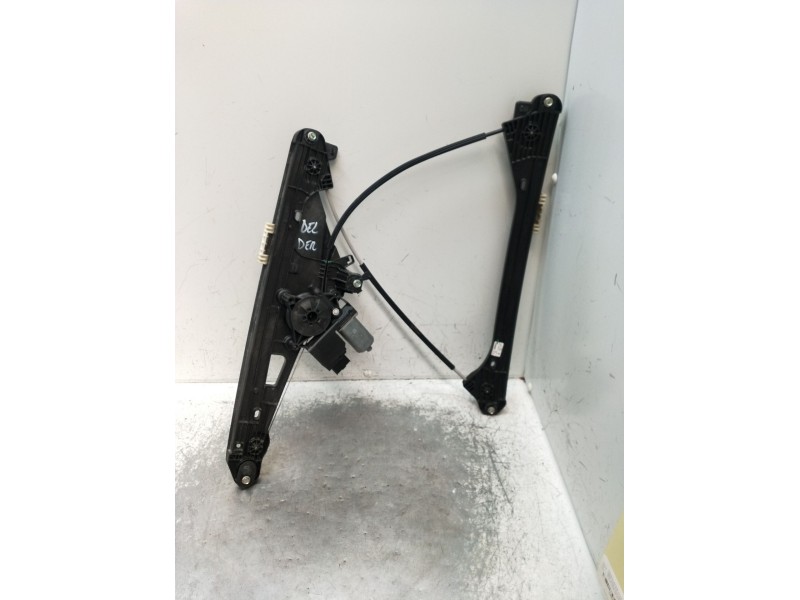 Recambio de elevalunas delantero derecho para peugeot 3008 ii suv (mc_, mr_, mj_, m4_) 1.5 bluehdi 130 referencia OEM IAM 013082