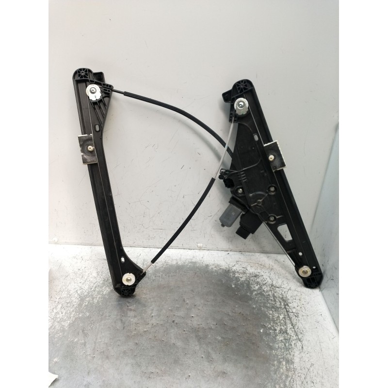 Recambio de elevalunas delantero derecho para peugeot 3008 ii suv (mc_, mr_, mj_, m4_) 1.5 bluehdi 130 referencia OEM IAM 013082