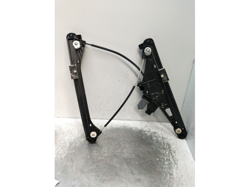 Recambio de elevalunas delantero derecho para peugeot 3008 ii suv (mc_, mr_, mj_, m4_) 1.5 bluehdi 130 referencia OEM IAM 013082