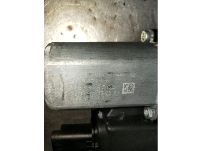 Recambio de elevalunas delantero derecho para peugeot 3008 ii suv (mc_, mr_, mj_, m4_) 1.5 bluehdi 130 referencia OEM IAM 013082