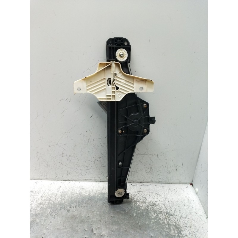 Recambio de elevalunas trasero izquierdo para peugeot 3008 ii suv (mc_, mr_, mj_, m4_) 1.5 bluehdi 130 referencia OEM IAM 982948