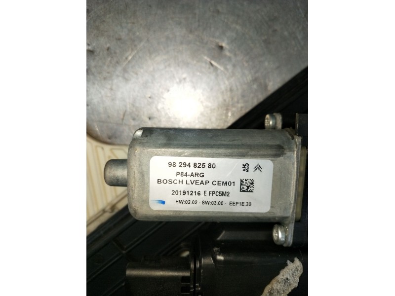 Recambio de elevalunas trasero izquierdo para peugeot 3008 ii suv (mc_, mr_, mj_, m4_) 1.5 bluehdi 130 referencia OEM IAM 982948