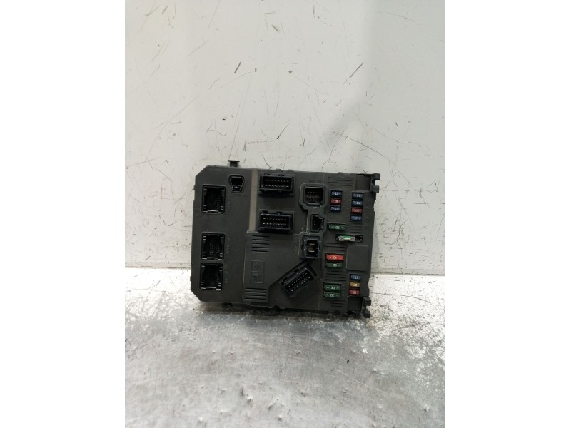 Recambio de caja reles / fusibles para peugeot 206 hatchback (2a/c) 1.9 d referencia OEM IAM 9646777380 BSIE0200 S118085210E