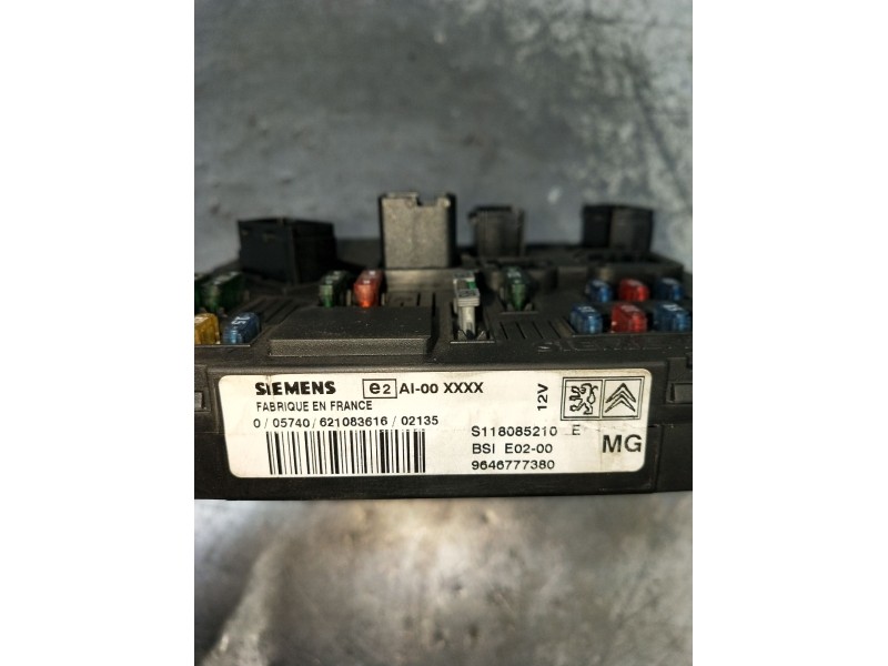 Recambio de caja reles / fusibles para peugeot 206 hatchback (2a/c) 1.9 d referencia OEM IAM 9646777380 BSIE0200 S118085210E