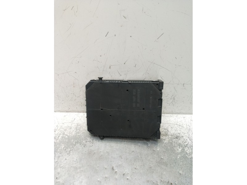 Recambio de caja reles / fusibles para peugeot 3008 ii suv (mc_, mr_, mj_, m4_) 1.5 bluehdi 130 referencia OEM IAM 983079058000 