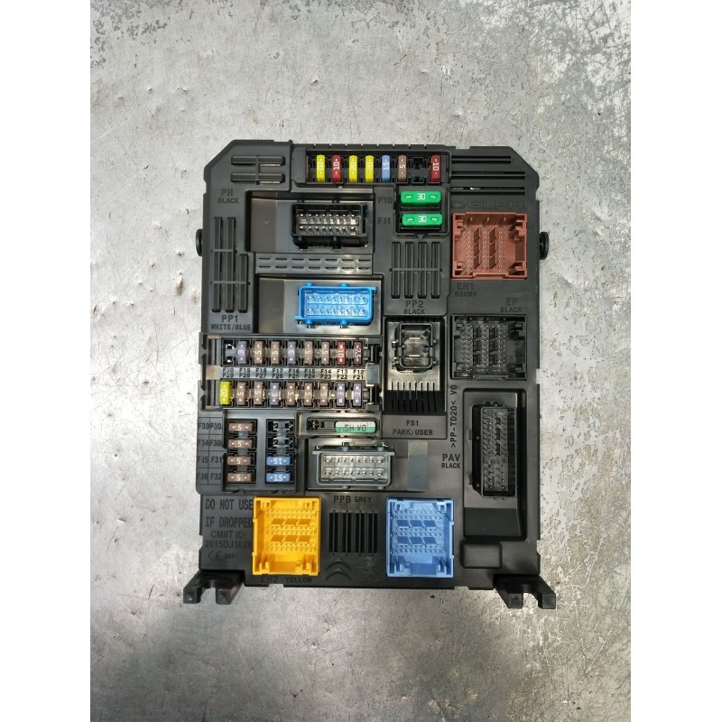 Recambio de caja reles / fusibles para peugeot 3008 ii suv (mc_, mr_, mj_, m4_) 1.5 bluehdi 130 referencia OEM IAM 983079058000 