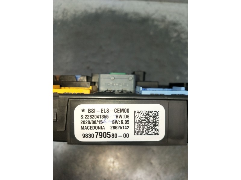 Recambio de caja reles / fusibles para peugeot 3008 ii suv (mc_, mr_, mj_, m4_) 1.5 bluehdi 130 referencia OEM IAM 983079058000 