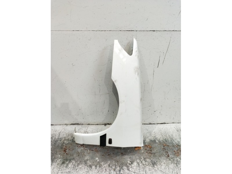 Recambio de aleta delantera izquierda para nissan micra ii (k11) 1.3 i 16v referencia OEM IAM   