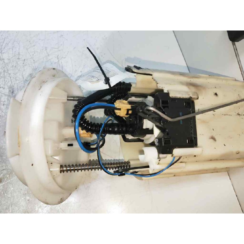 Recambio de bomba combustible para mercedes clase c (w204) berlina c 200 cdi blueefficiency (204.001) referencia OEM IAM 1582881