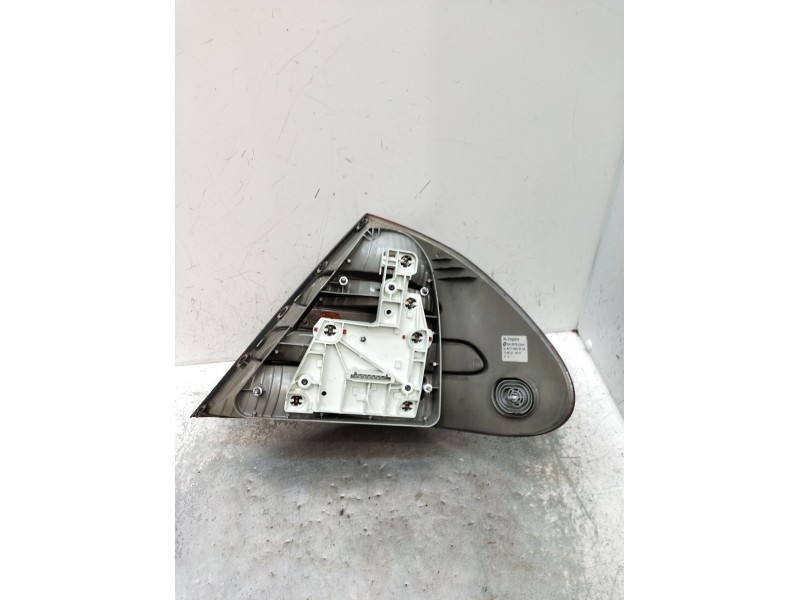 Recambio de piloto trasero izquierdo para mercedes-benz clase e (w211) e 220 cdi (211.006) referencia OEM IAM A2118200364 334007