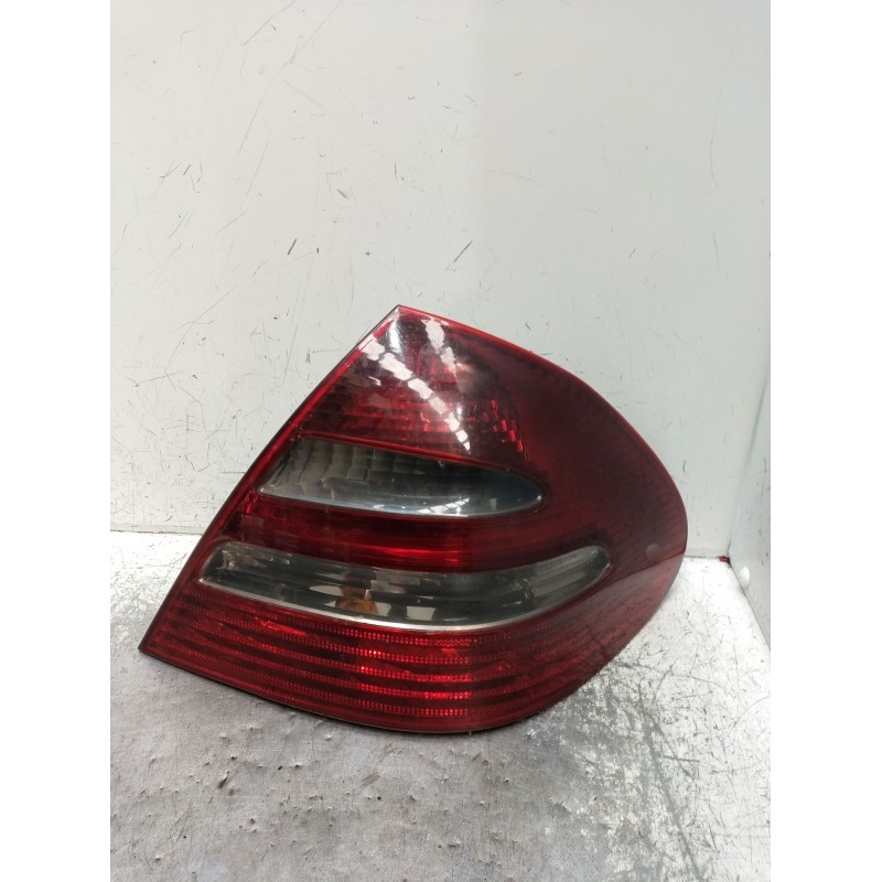 Recambio de piloto trasero derecho para mercedes-benz clase e (w211) e 220 cdi (211.006) referencia OEM IAM A2118200464  