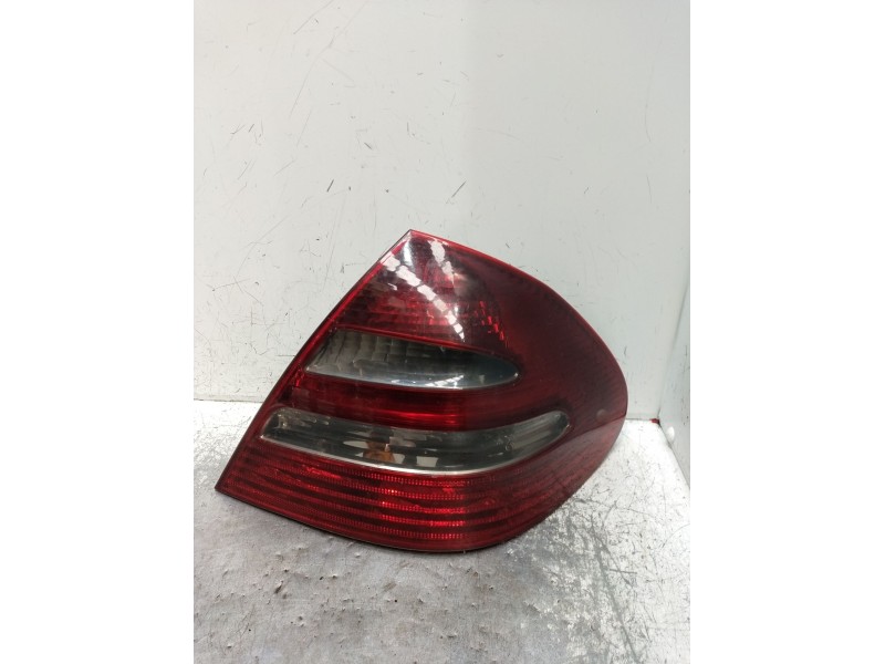 Recambio de piloto trasero derecho para mercedes-benz clase e (w211) e 220 cdi (211.006) referencia OEM IAM A2118200464  