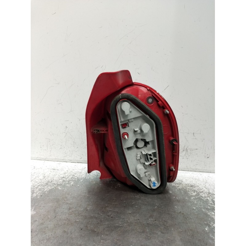 Recambio de piloto trasero izquierdo para renault modus / grand modus (f/jp0_) 1.2 (jp0c, jp0k, fp0c, fp0k, fp0p, jp0p, jp0t) re