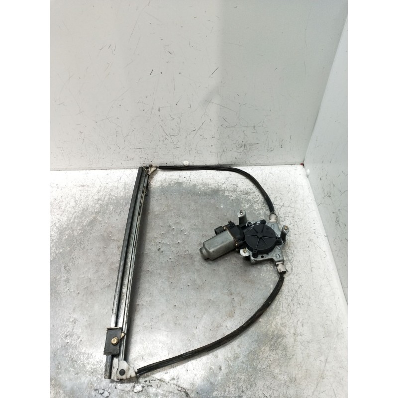 Recambio de elevalunas delantero izquierdo para renault clio ii (bb_, cb_) 1.4 (b/cb0c, b/cb0s) referencia OEM IAM  3P 