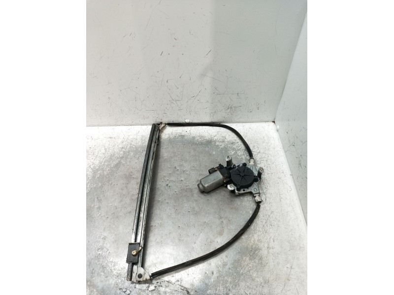 Recambio de elevalunas delantero izquierdo para renault clio ii (bb_, cb_) 1.4 (b/cb0c, b/cb0s) referencia OEM IAM  3P 