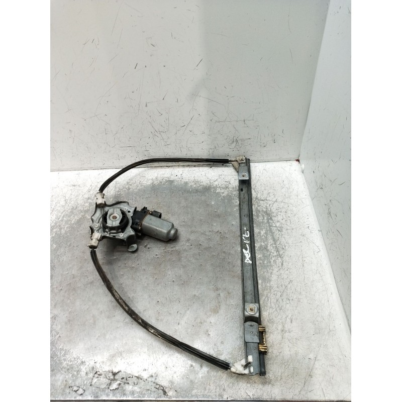 Recambio de elevalunas delantero izquierdo para renault clio ii (bb_, cb_) 1.4 (b/cb0c, b/cb0s) referencia OEM IAM  3P 