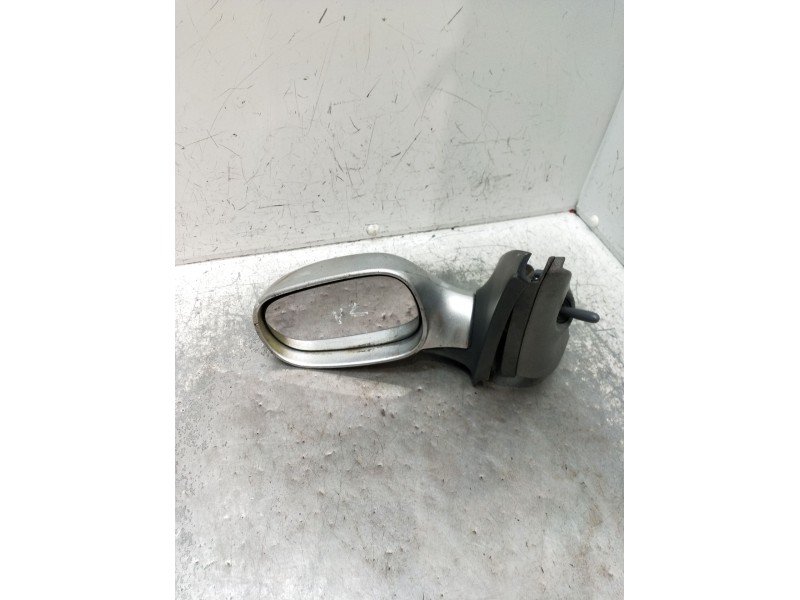 Recambio de retrovisor izquierdo para renault clio ii (bb_, cb_) 1.4 (b/cb0c, b/cb0s) referencia OEM IAM  MANUAL 