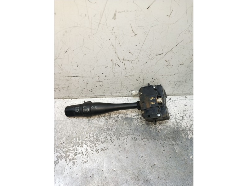 Recambio de mando luces para nissan terrano ii (r20) 2.7 td 4wd referencia OEM IAM   