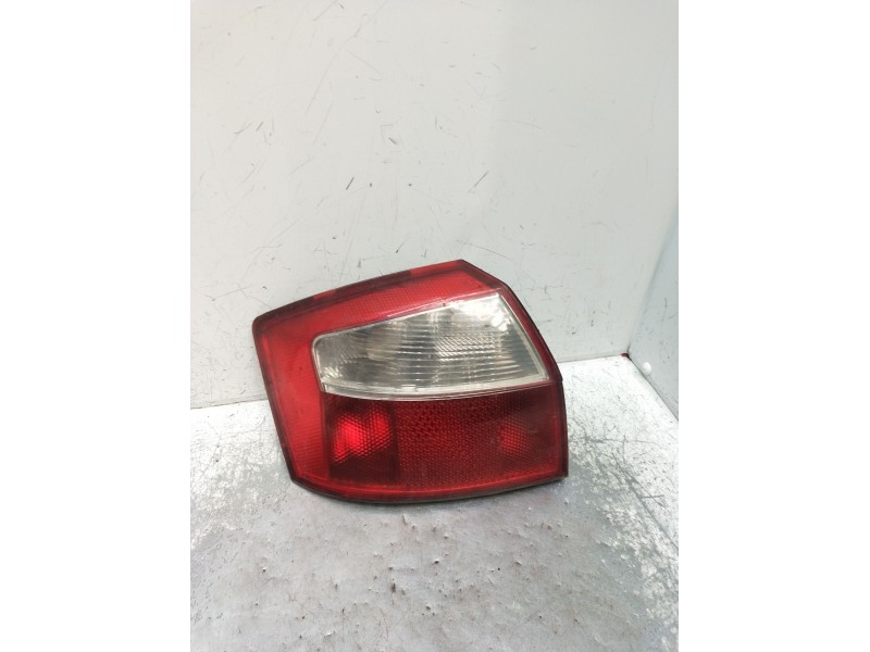 Recambio de piloto trasero derecho para audi a4 b6 (8e2) 1.9 tdi referencia OEM IAM   