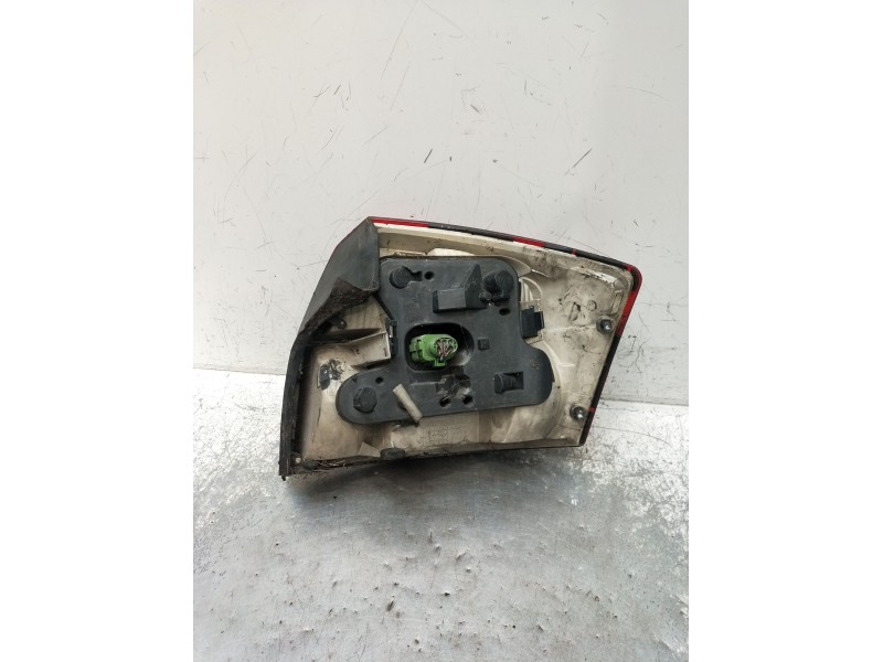 Recambio de piloto trasero derecho para audi a4 b6 (8e2) 1.9 tdi referencia OEM IAM   