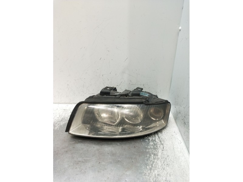 Recambio de faro izquierdo para audi a4 b6 (8e2) 1.9 tdi referencia OEM IAM   