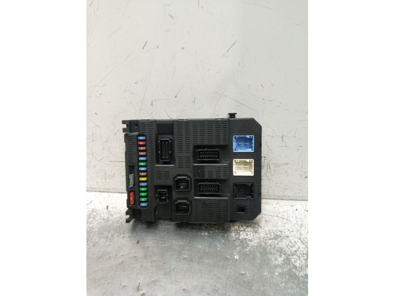 Recambio de caja reles / fusibles para citroën c4 coupé (la_) 1.4 16v referencia OEM IAM 9663576480 BSI2004P0900 