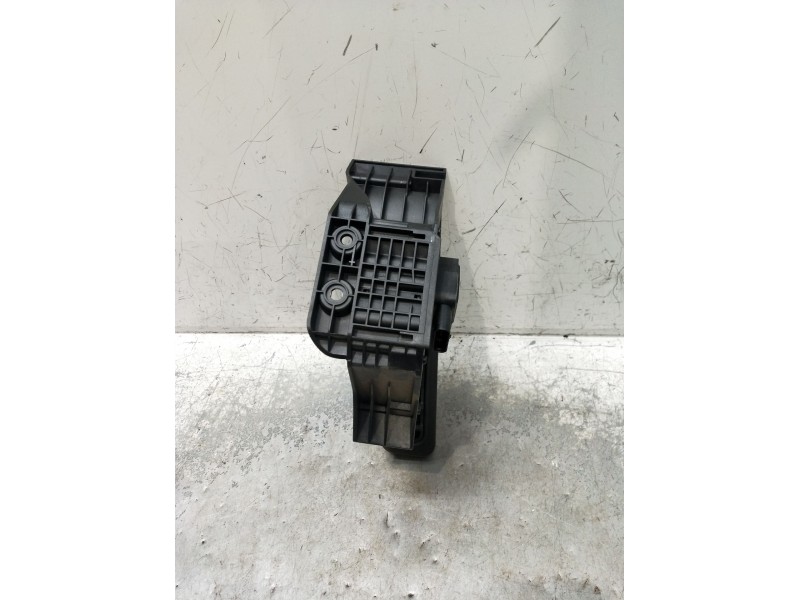 Recambio de potenciometro pedal para mercedes-benz clase c t-model (s204) c 220 cdi (204.202) referencia OEM IAM A2043000004  
