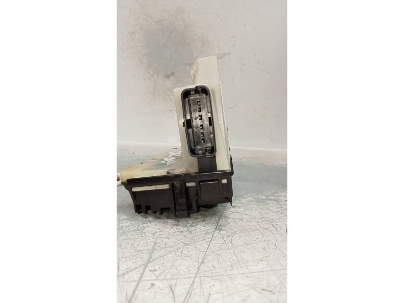 Recambio de motor cierre centralizado delantero derecho para peugeot 2008 (--.2013) allure referencia OEM IAM 45027185  