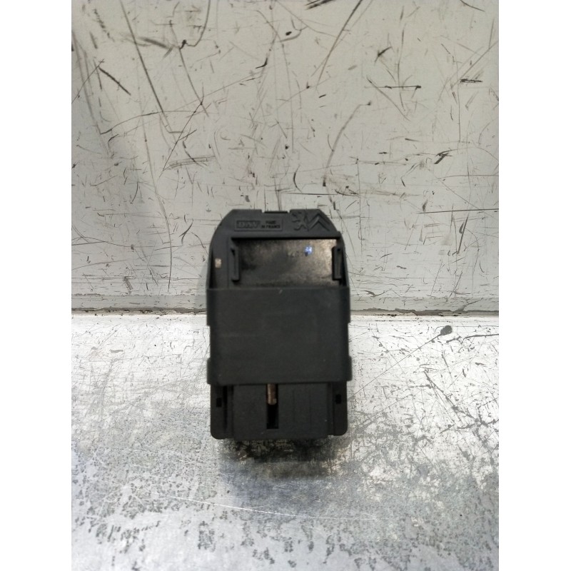 Recambio de mando elevalunas delantero izquierdo para peugeot 206 hatchback (2a/c) 1.4 i referencia OEM IAM  5P 