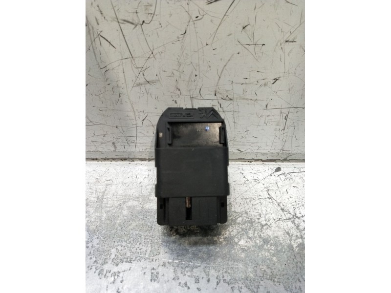 Recambio de mando elevalunas delantero izquierdo para peugeot 206 hatchback (2a/c) 1.4 i referencia OEM IAM  5P 