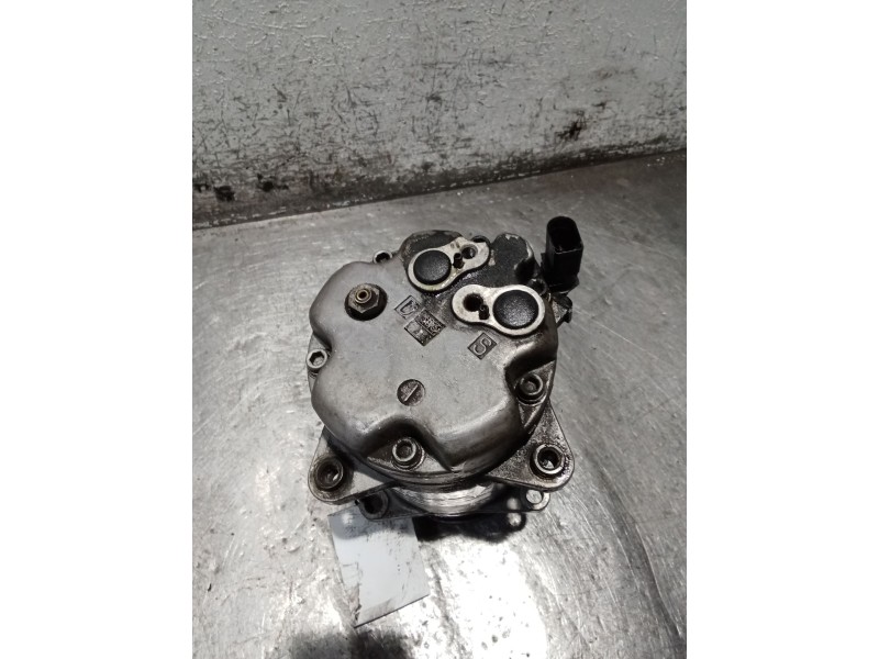 Recambio de compresor aire acondicionado para volkswagen golf iv berlina (1j1) highline referencia OEM IAM 1J0820803G 090J151847