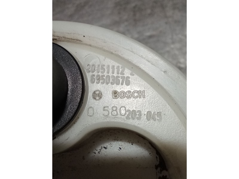 Recambio de bomba combustible para iveco daily vi furgoneta 33s13, 35s13, 35c13 referencia OEM IAM 20157112 69503676 