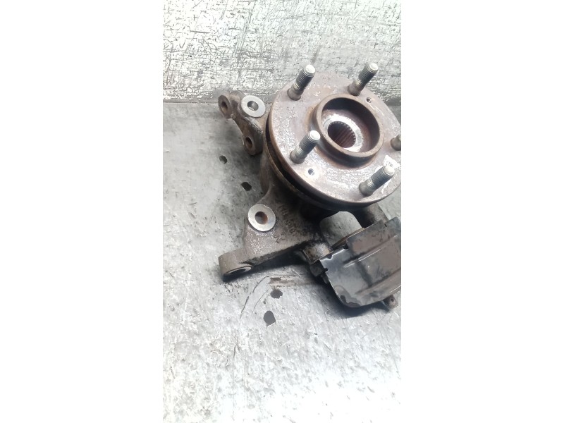 Recambio de mangueta delantera derecha para kia pro cee´d (ed) 2.0 crdi 140 referencia OEM IAM   