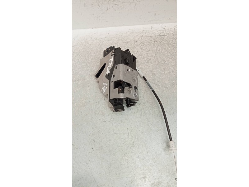 Recambio de motor cierre centralizado trasero izquierdo para peugeot 2008 (--.2013) allure referencia OEM IAM 45077185  