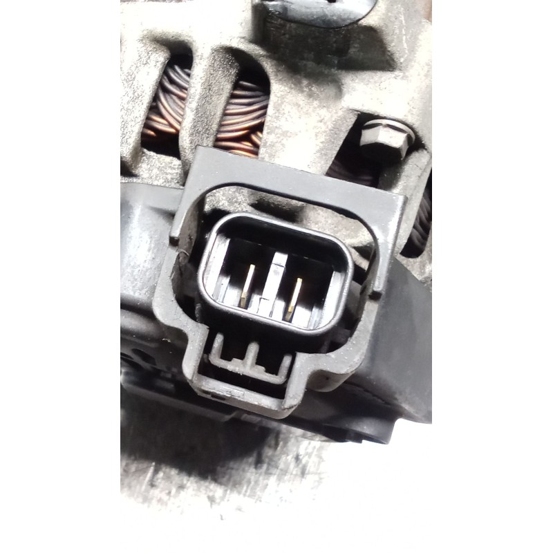 Recambio de alternador para kia cee´d hatchback (ed) 1.6 referencia OEM IAM 2655447 373002B101 90A