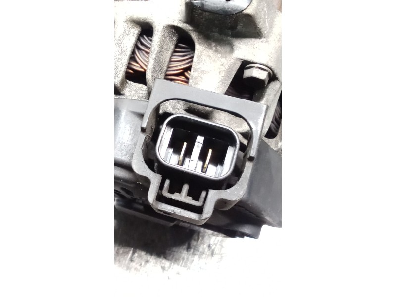 Recambio de alternador para kia cee´d hatchback (ed) 1.6 referencia OEM IAM 2655447 373002B101 90A