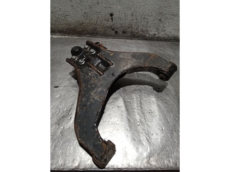 Recambio de brazo suspension inferior delantero derecho para nissan cabstar 09.06 3.0 diesel referencia OEM IAM   