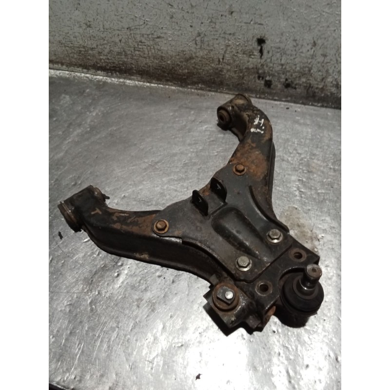 Recambio de brazo suspension inferior delantero izquierdo para nissan cabstar 09.06 3.0 diesel referencia OEM IAM   