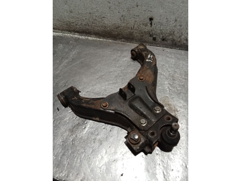 Recambio de brazo suspension inferior delantero izquierdo para nissan cabstar 09.06 3.0 diesel referencia OEM IAM   