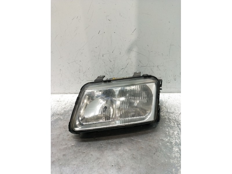 Recambio de faro izquierdo para audi a3 (8l1) 1.9 tdi referencia OEM IAM   