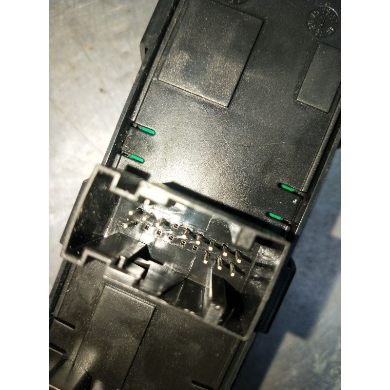 Recambio de mando elevalunas delantero izquierdo para citroën jumpy ii furgoneta 1.6 hdi 90 16v referencia OEM IAM 462060228 5P 