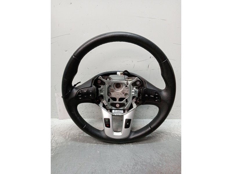 Recambio de volante para kia sportage concept 4x2 referencia OEM IAM 561103U750EQ  