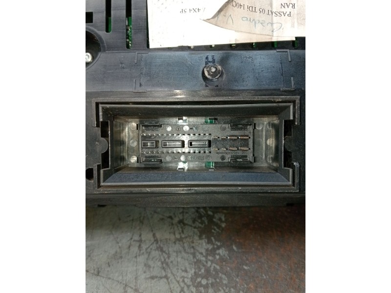 Recambio de cuadro instrumentos para volkswagen passat variant (3c5) 2.0 tdi referencia OEM IAM 3C0920871E A2C53194181 