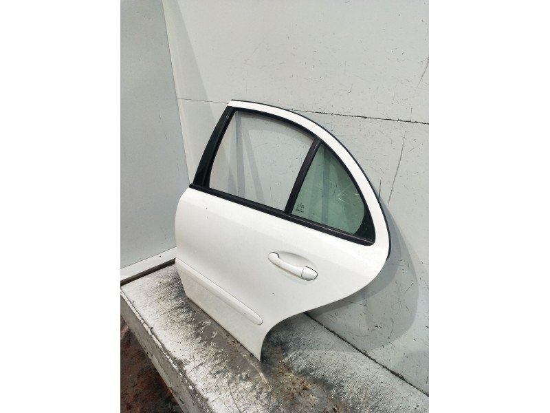 Recambio de puerta trasera izquierda para mercedes-benz clase e (w211) e 220 cdi (211.006) referencia OEM IAM   4P
