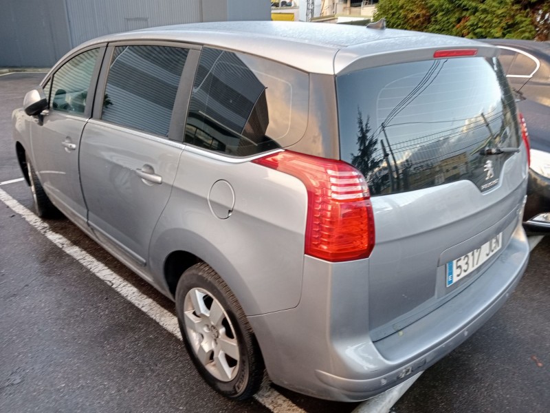peugeot 5008 (0u_, 0e_) del año 2015