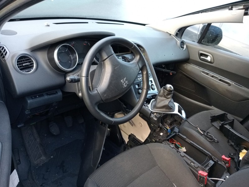 peugeot 5008 (0u_, 0e_) del año 2015