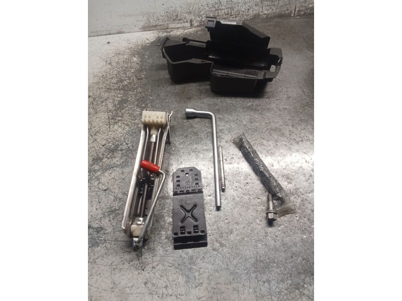 Recambio de gato para mercedes-benz clase c (w203) c 200 kompressor (203.045) referencia OEM IAM A2035830315  