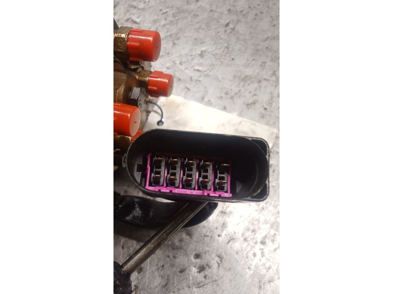 Recambio de bomba inyeccion para audi a3 (8l1) 1.9 tdi referencia OEM IAM 038130107D 0460404977 BOSCH