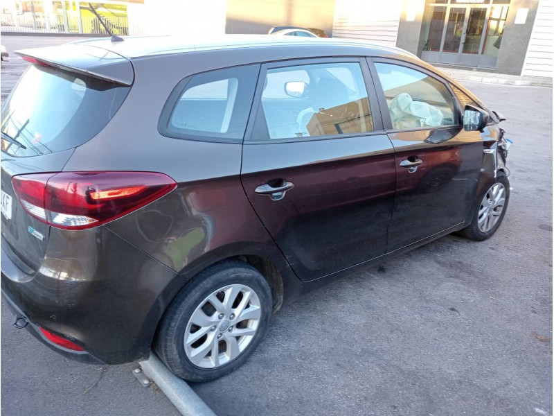 kia carens ( ) del año 2017